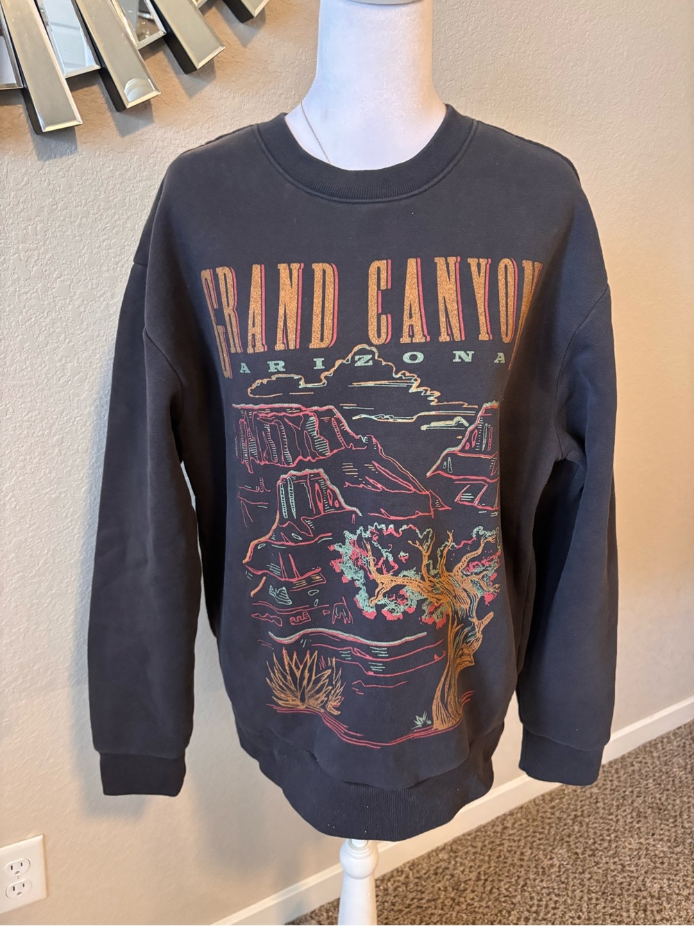 Hollister Black Grand Canyon Arizona Graphic Crewneck Sweatshirt